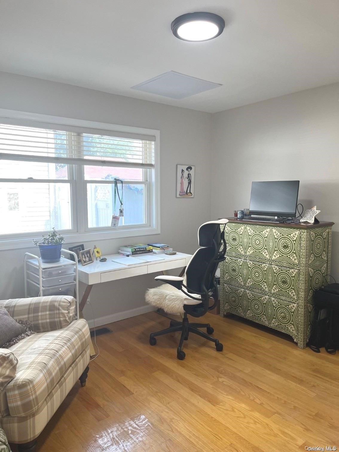 #11 photo, 442 E Beech Street, नासाउ काउंटी Long Beach , NY 11561