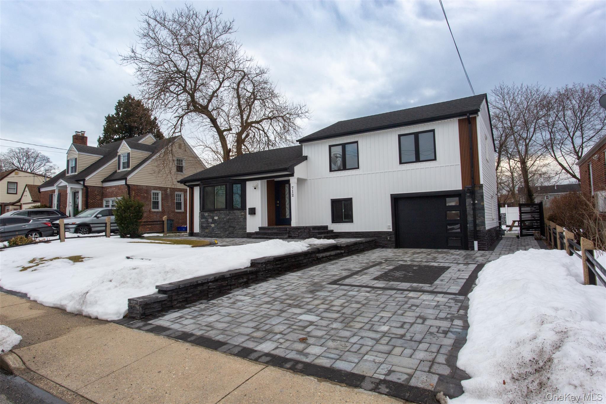 #2 photo, 712 Barnes Avenue, Baldwin , NY 11510