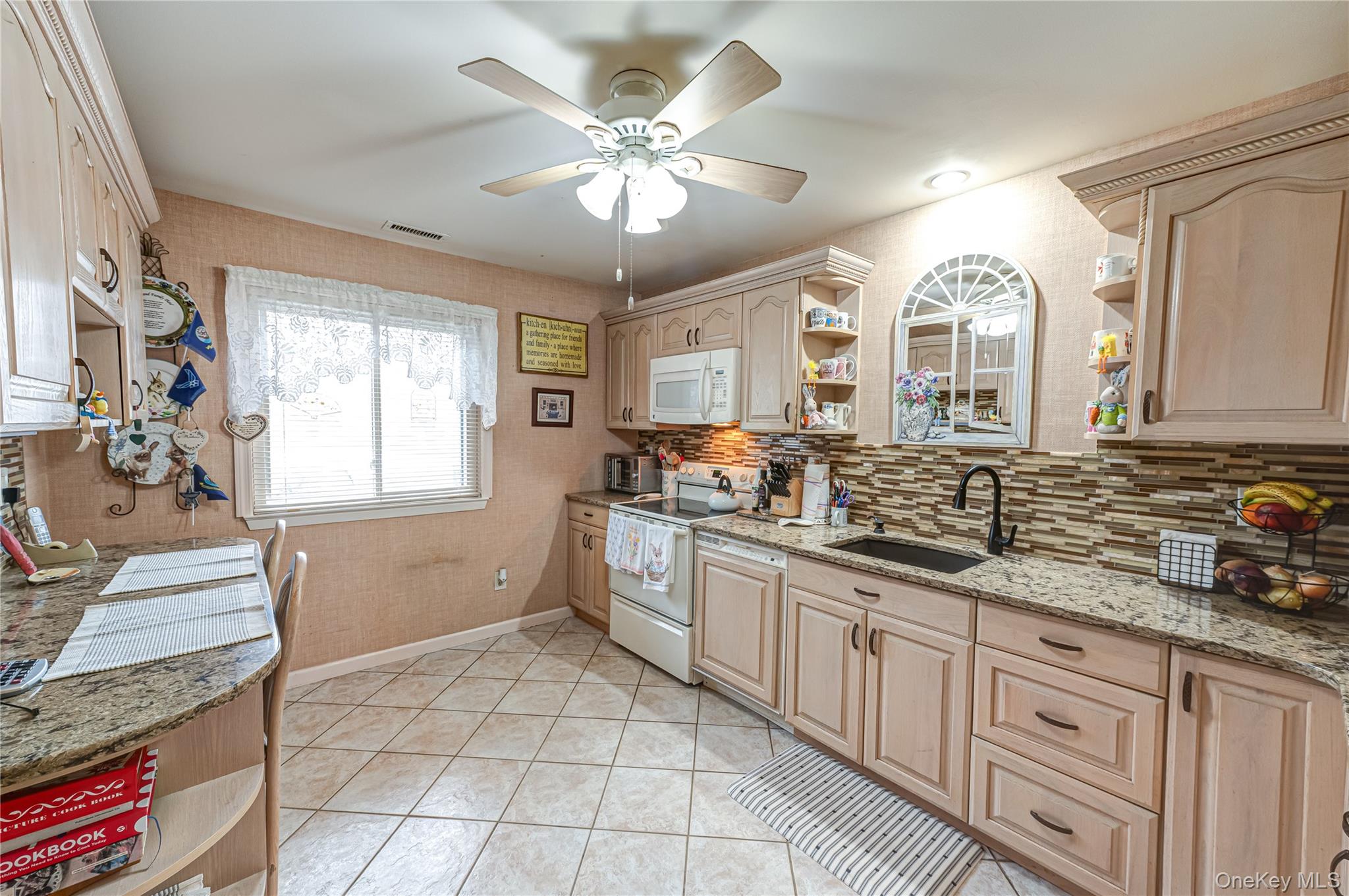 #11 photo, 12 Blue Point Road, सफ़ोक काउंटी Holtsville , NY 11742