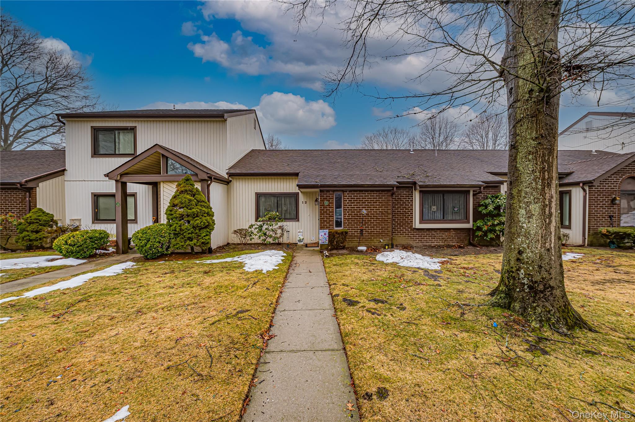 #2 photo, 12 Blue Point Road, सफ़ोक काउंटी Holtsville , NY 11742