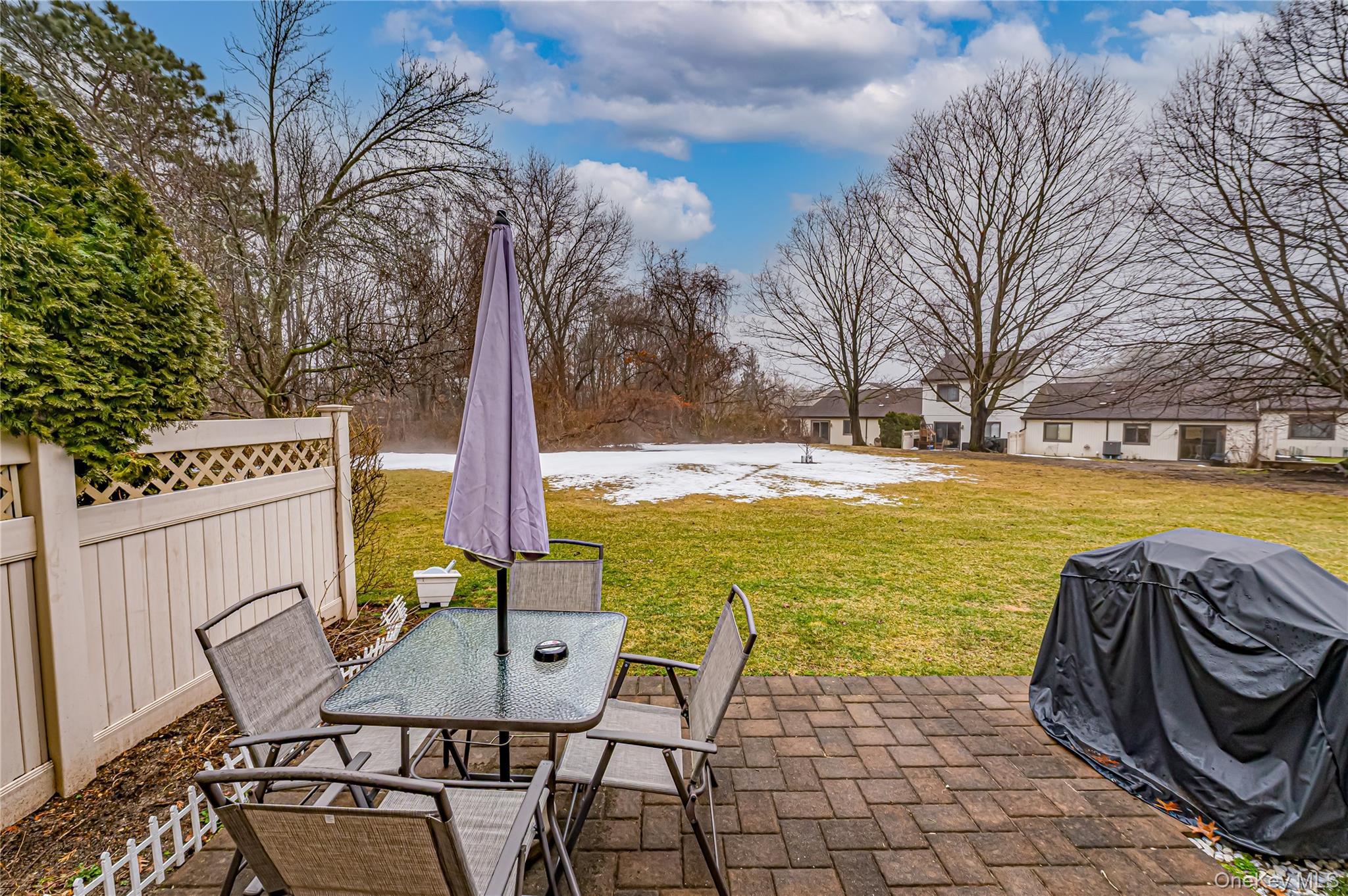 #3 photo, 12 Blue Point Road, सफ़ोक काउंटी Holtsville , NY 11742