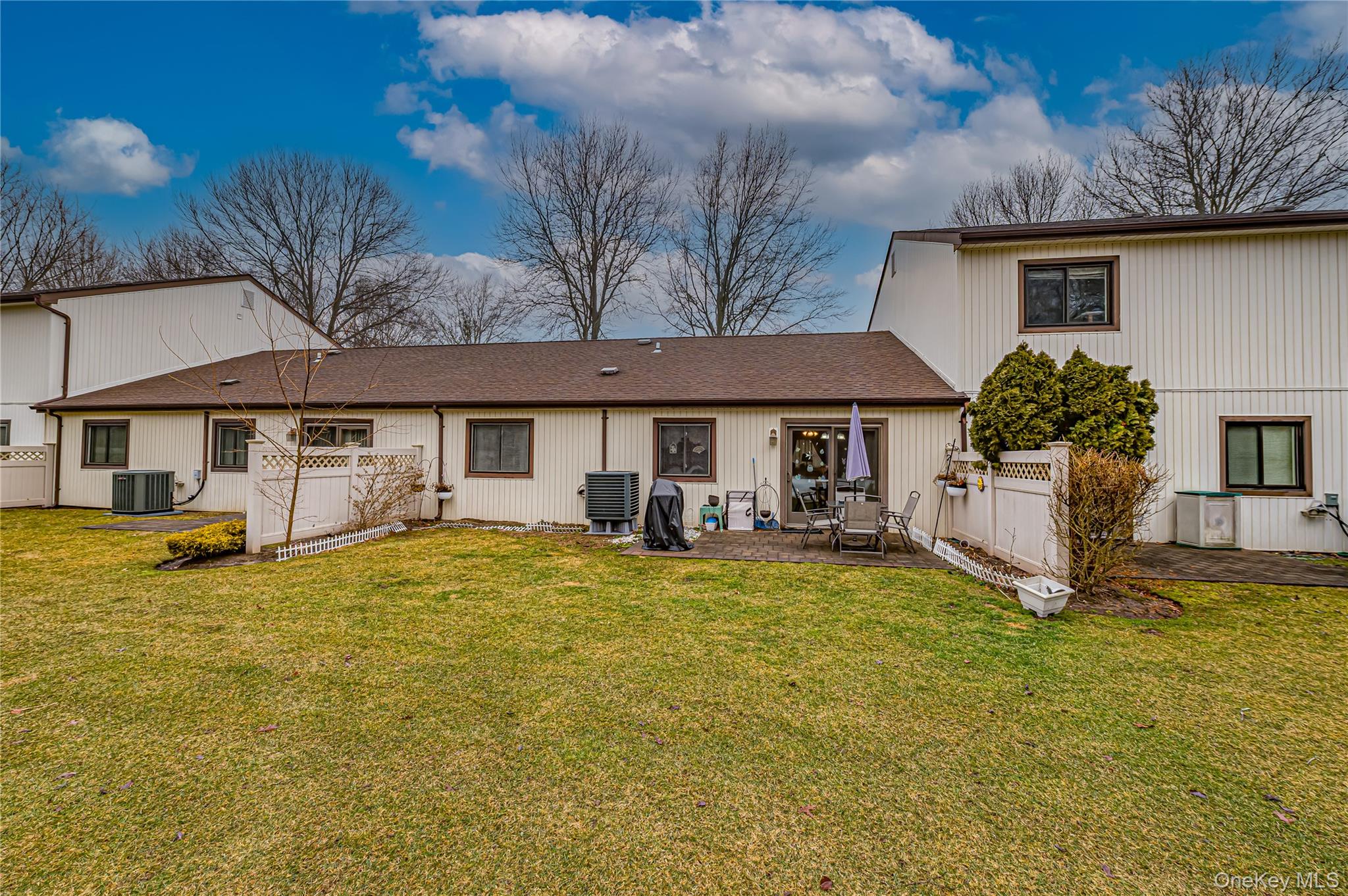 #4 photo, 12 Blue Point Road, सफ़ोक काउंटी Holtsville , NY 11742