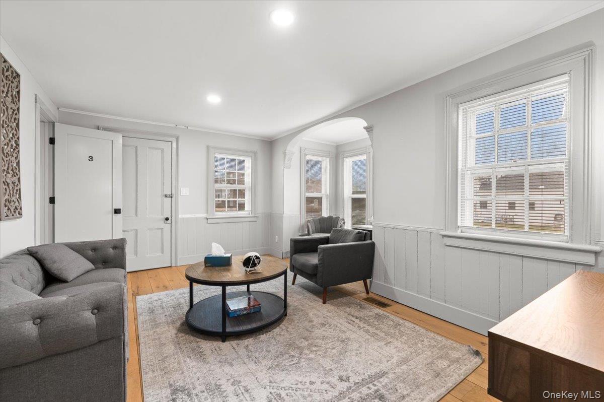 #13 photo, 64 Broadway, Amityville , NY 11701