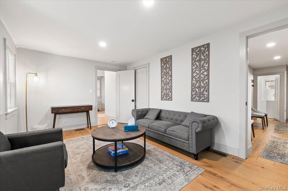 #14 photo, 64 Broadway, Amityville , NY 11701