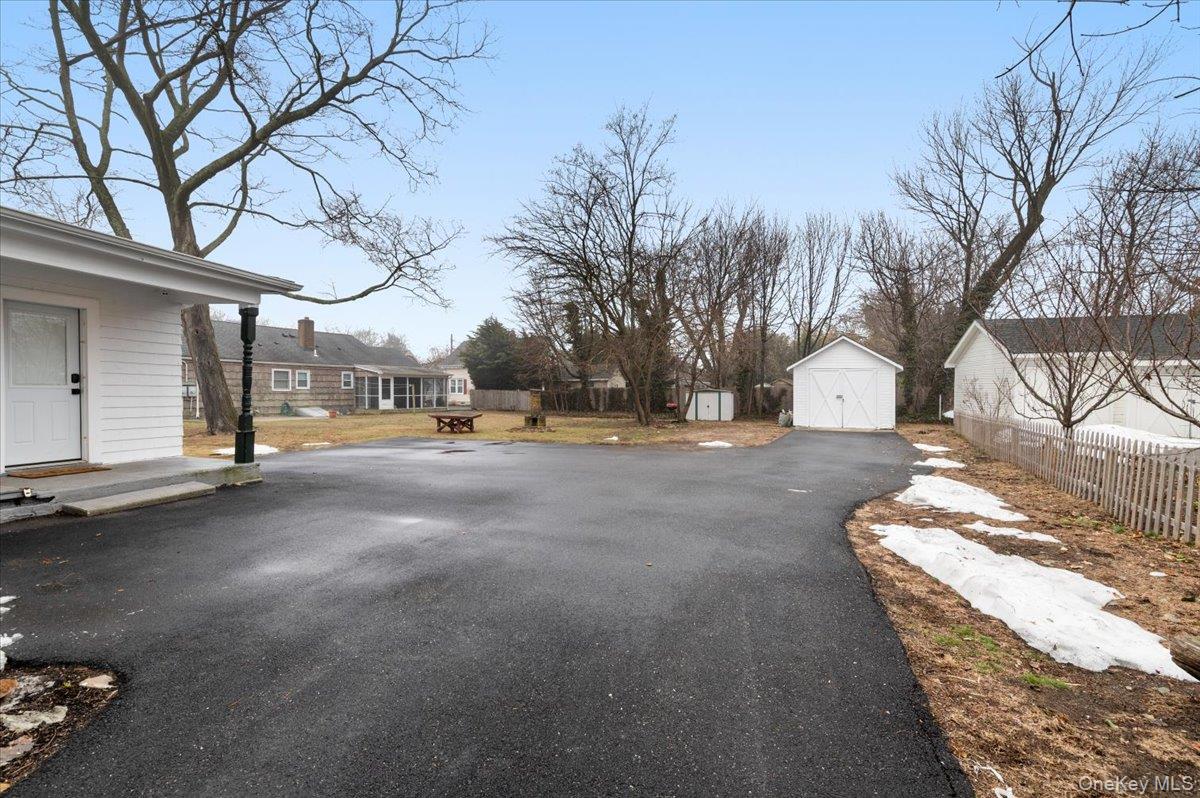 #3 photo, 64 Broadway, Amityville , NY 11701