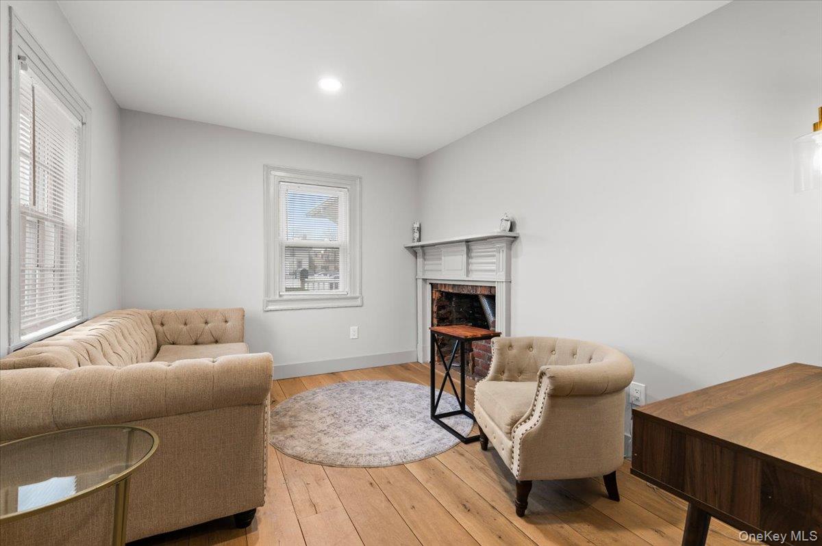 #6 photo, 64 Broadway, Amityville , NY 11701