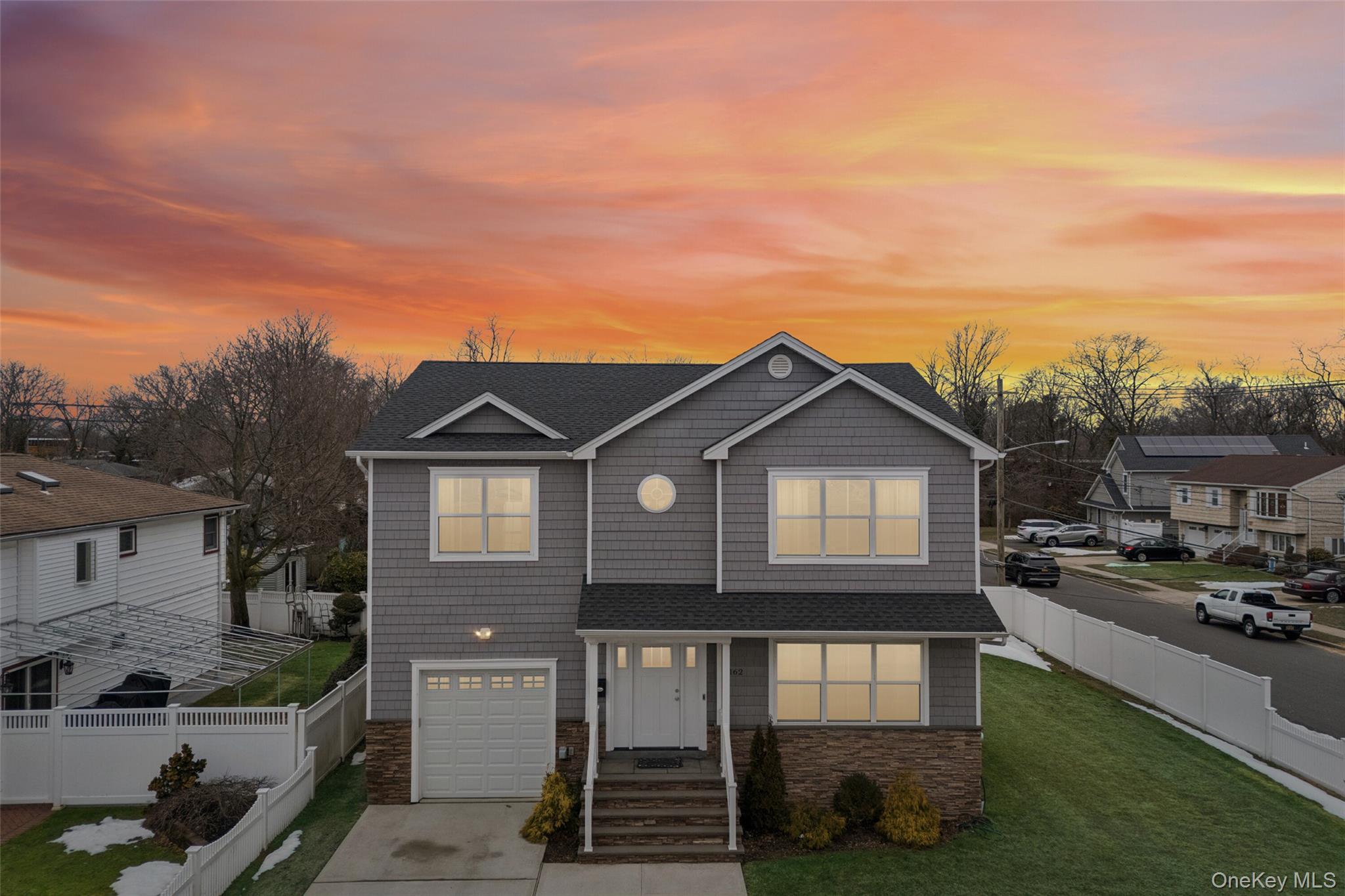 #2 photo, 2162 Seamans Neck Road, מחוז נסאו Seaford , NY 11783