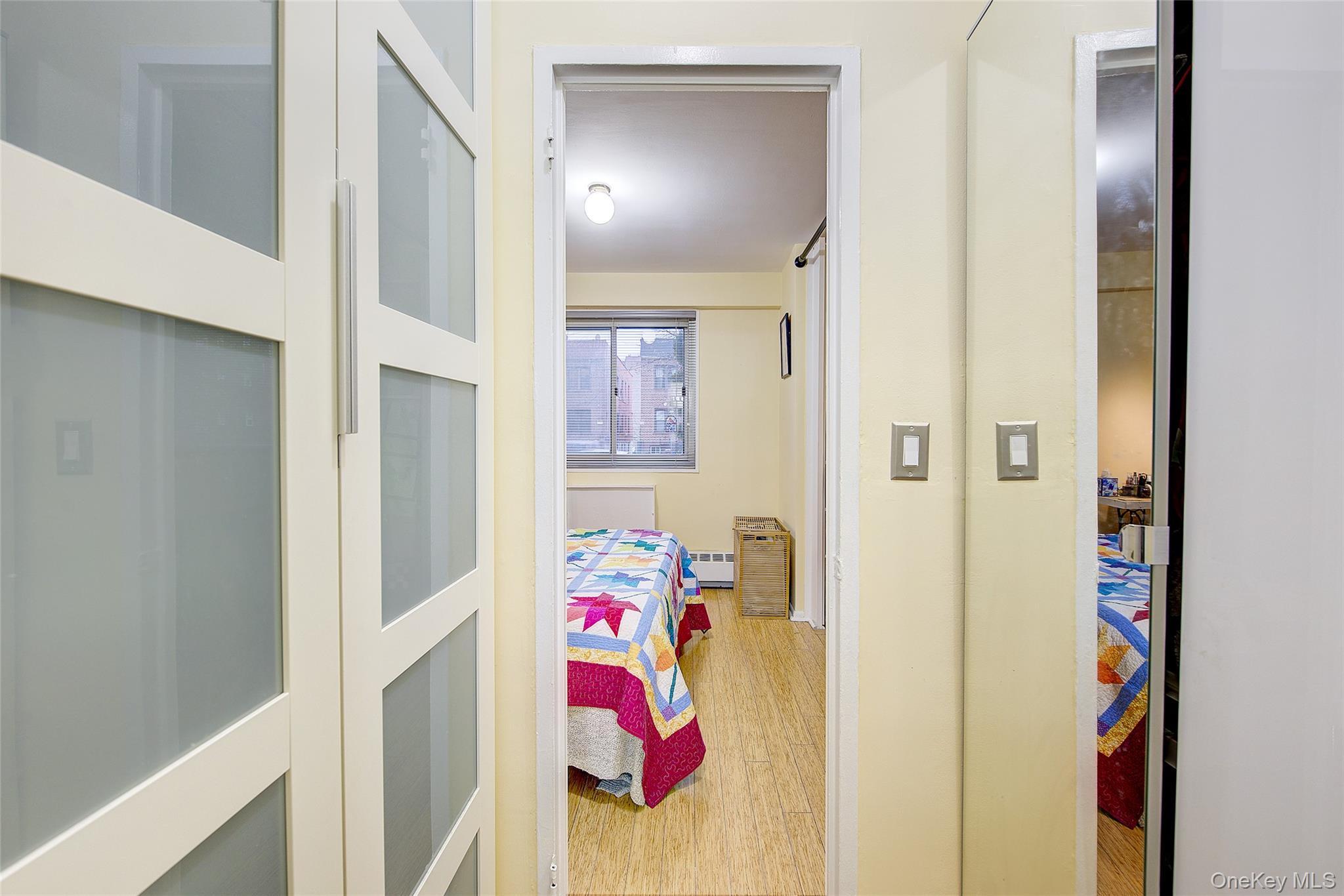 #16 photo, 39-65 52nd Street, קווינס Woodside , NY 11377