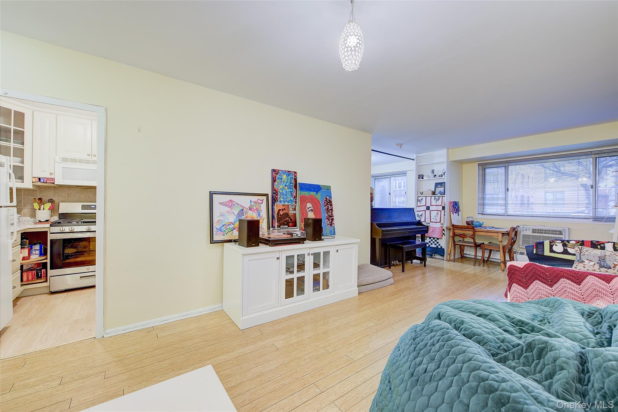 #19 photo, 39-65 52nd Street, קווינס Woodside , NY 11377