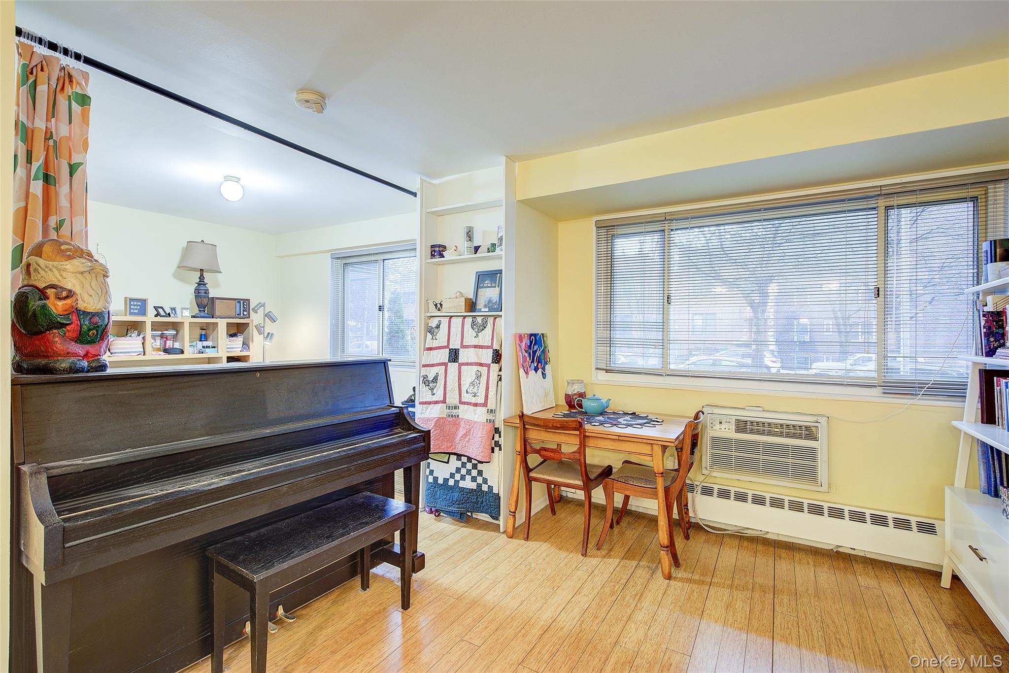 #9 photo, 39-65 52nd Street, קווינס Woodside , NY 11377