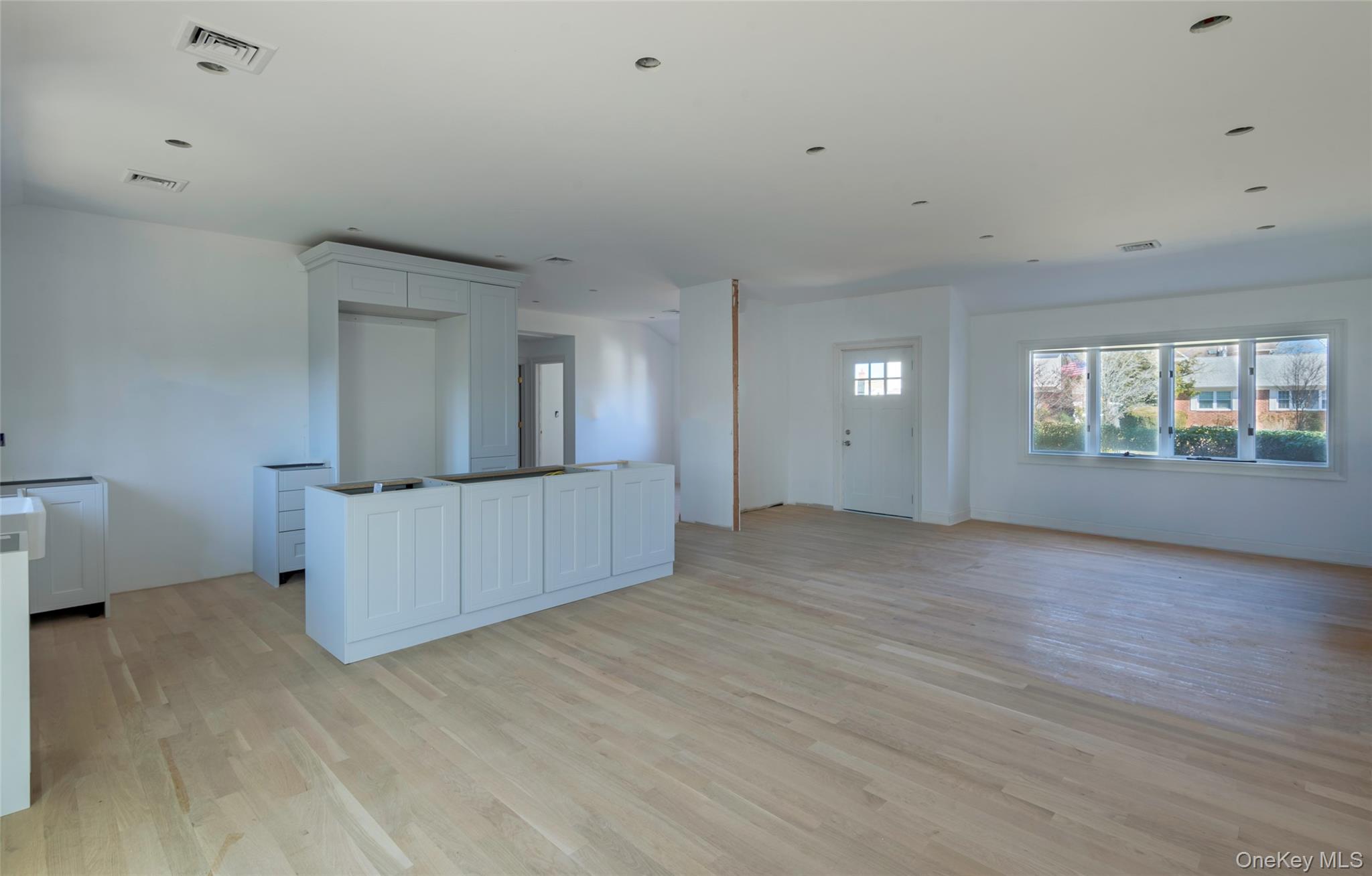 #11 photo, 1070 Maple Lane, 长岛 New Hyde Park , NY 11040