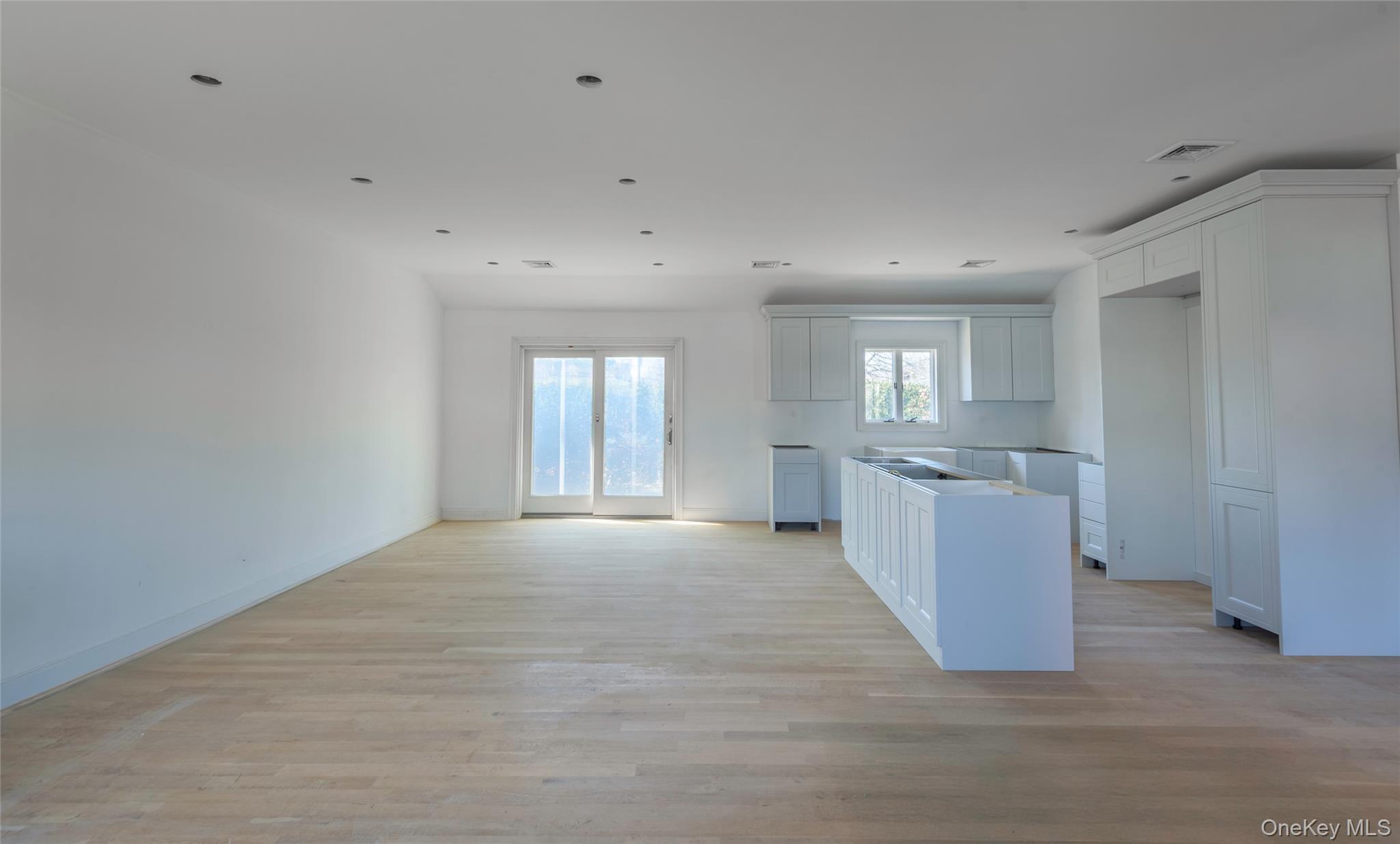 #9 photo, 1070 Maple Lane, 长岛 New Hyde Park , NY 11040