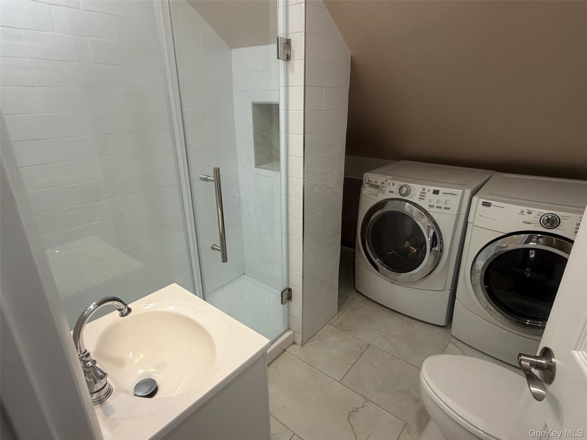 #8 photo, 73 Willoughby Avenue, Hicksville , NY 11801