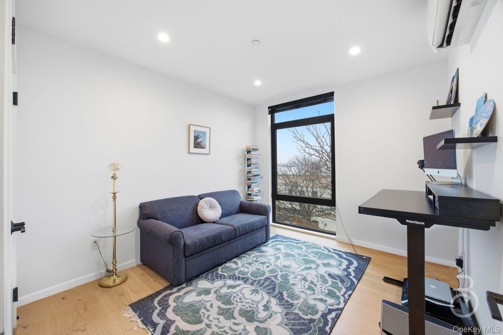 #13 photo, 20-48 Steinway Street, קווינס Astoria , NY 11105