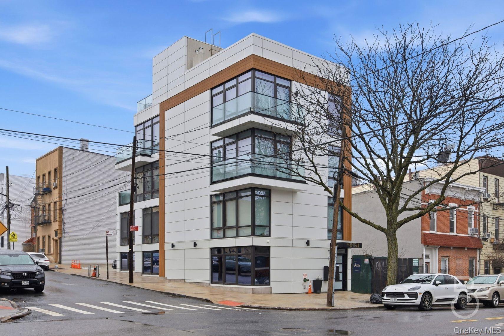 #19 photo, 20-48 Steinway Street, קווינס Astoria , NY 11105