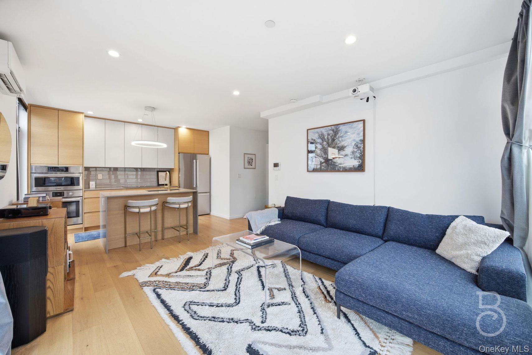 #4 photo, 20-48 Steinway Street, קווינס Astoria , NY 11105