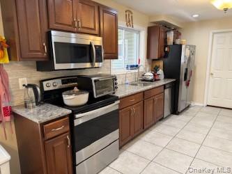 #5 photo, 317 Whipple Street, Brentwood , NY 11717