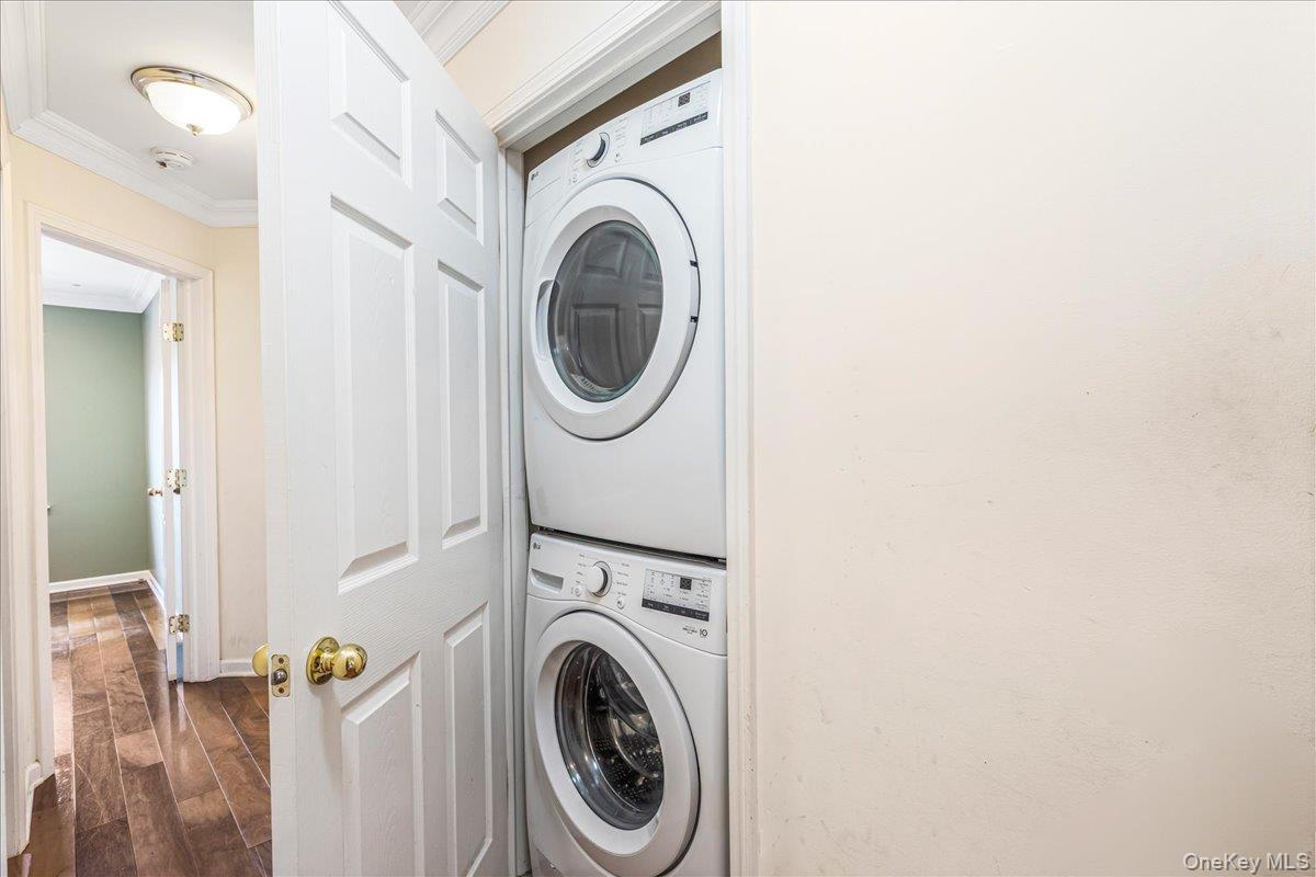 #11 photo, 12303 Lax Avenue, קווינס College Point , NY 11356