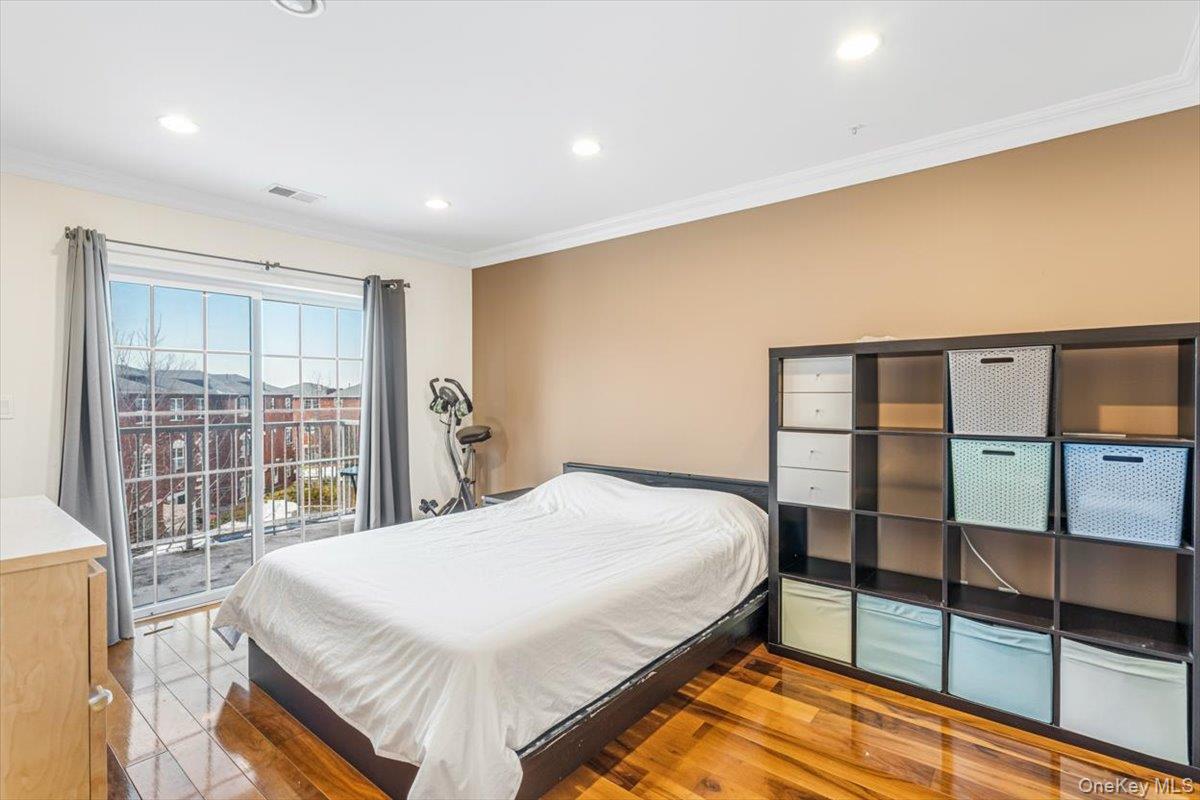 #12 photo, 12303 Lax Avenue, קווינס College Point , NY 11356