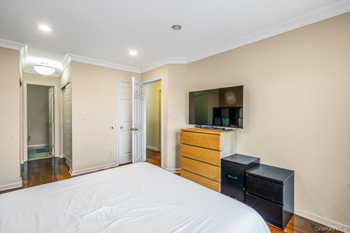 #13 photo, 12303 Lax Avenue, קווינס College Point , NY 11356