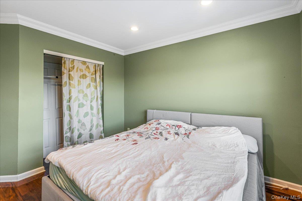 #18 photo, 12303 Lax Avenue, קווינס College Point , NY 11356