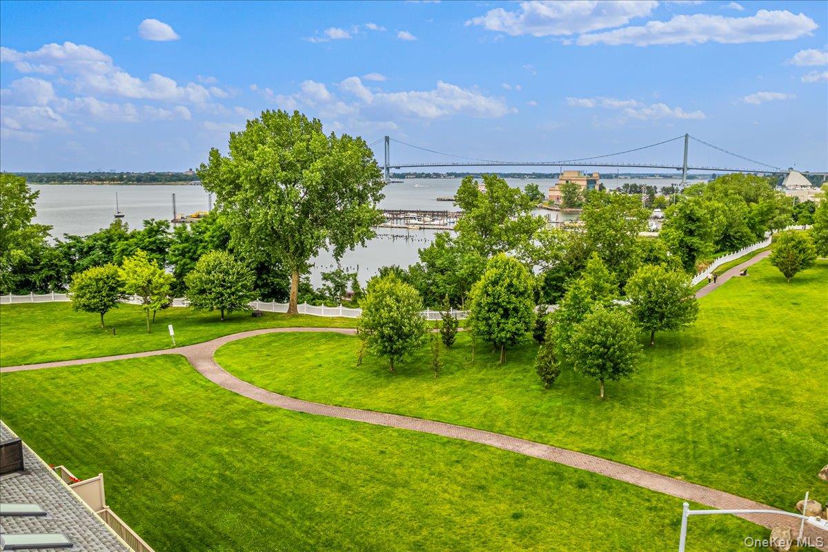 #20 photo, 12303 Lax Avenue, קווינס College Point , NY 11356