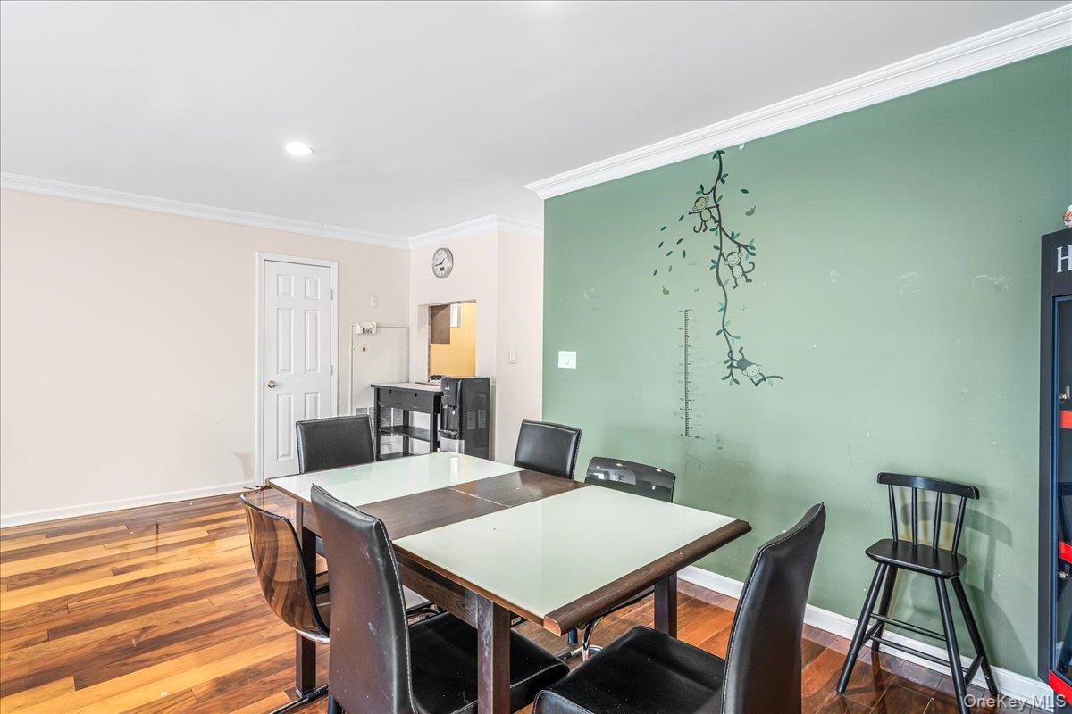 #4 photo, 12303 Lax Avenue, קווינס College Point , NY 11356