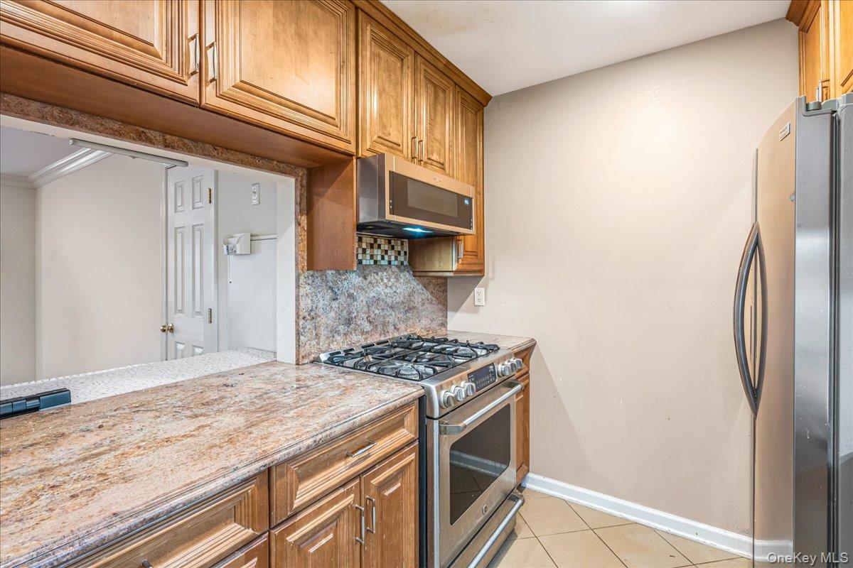 #9 photo, 12303 Lax Avenue, קווינס College Point , NY 11356