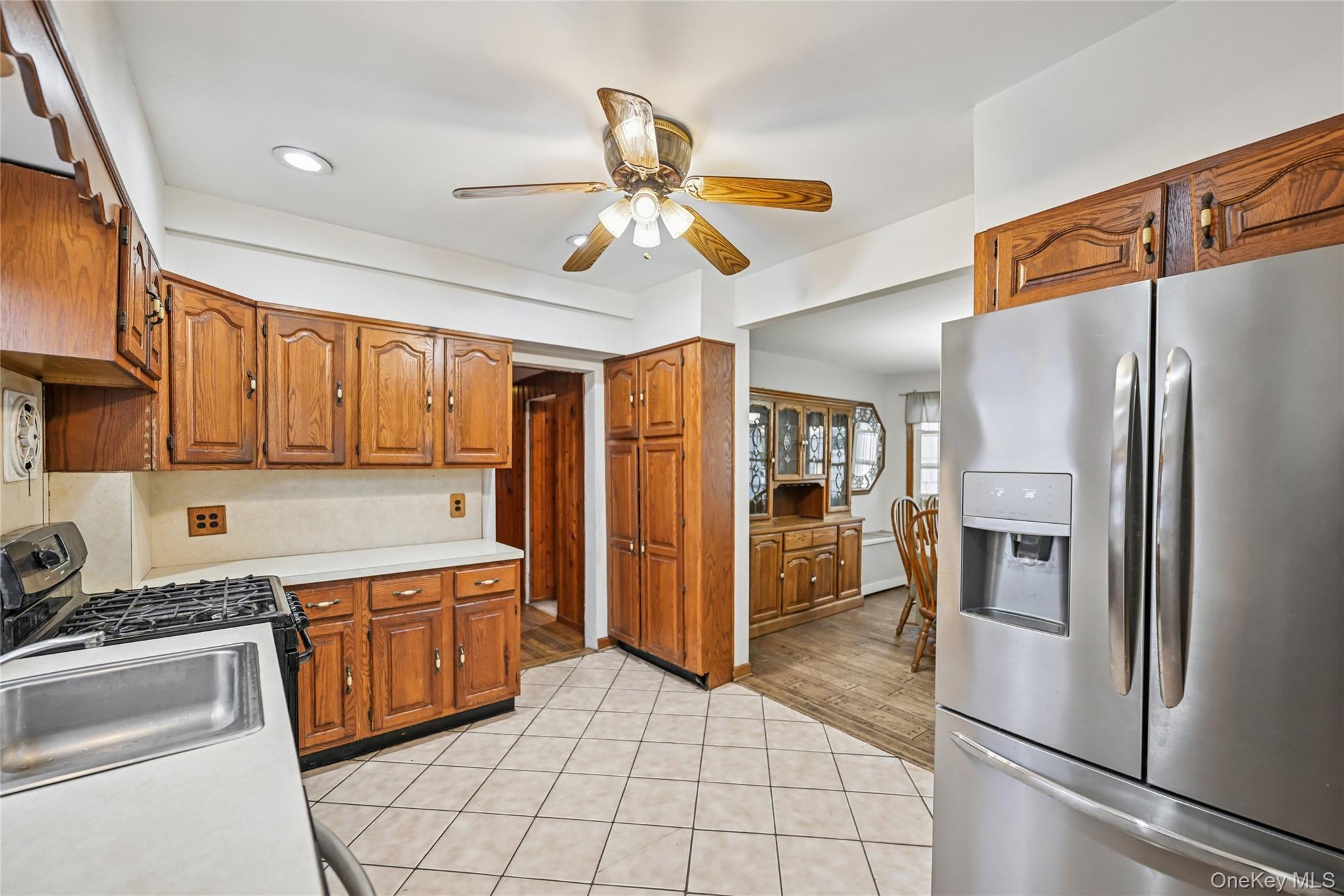 #3 photo, 103 Smith Street, מחוז נסאו Lynbrook , NY 11563