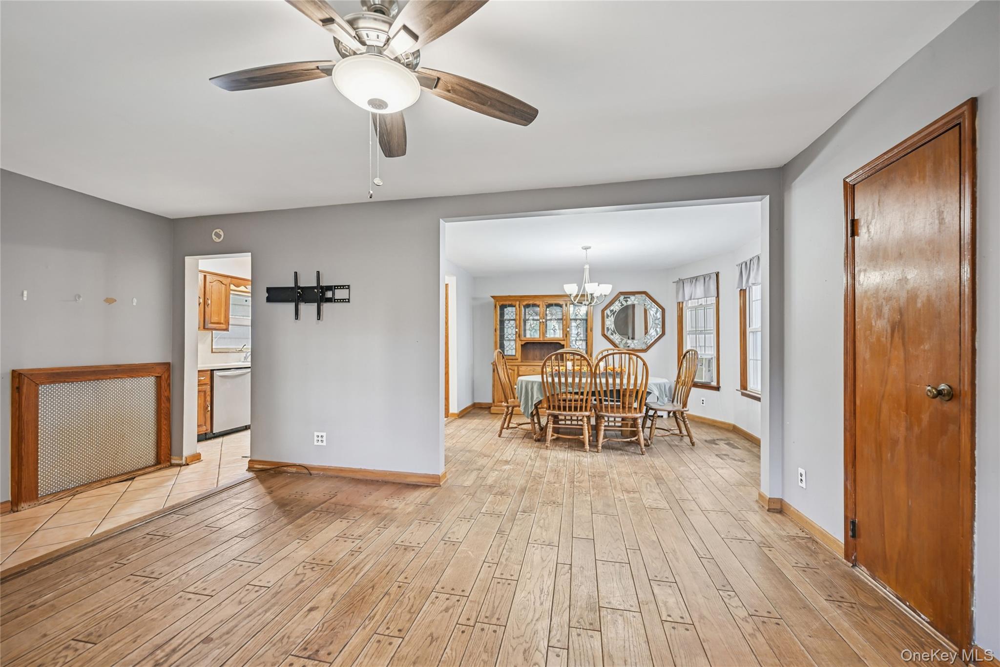 #6 photo, 103 Smith Street, מחוז נסאו Lynbrook , NY 11563