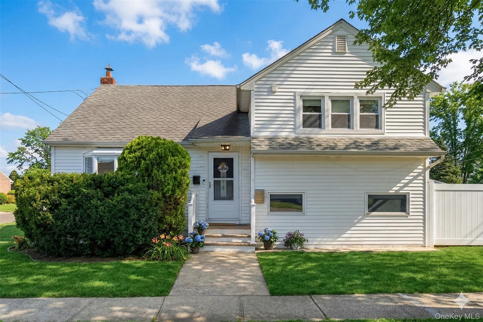 #1 photo, 557 Woodbury Road, Plainview , NY 11803