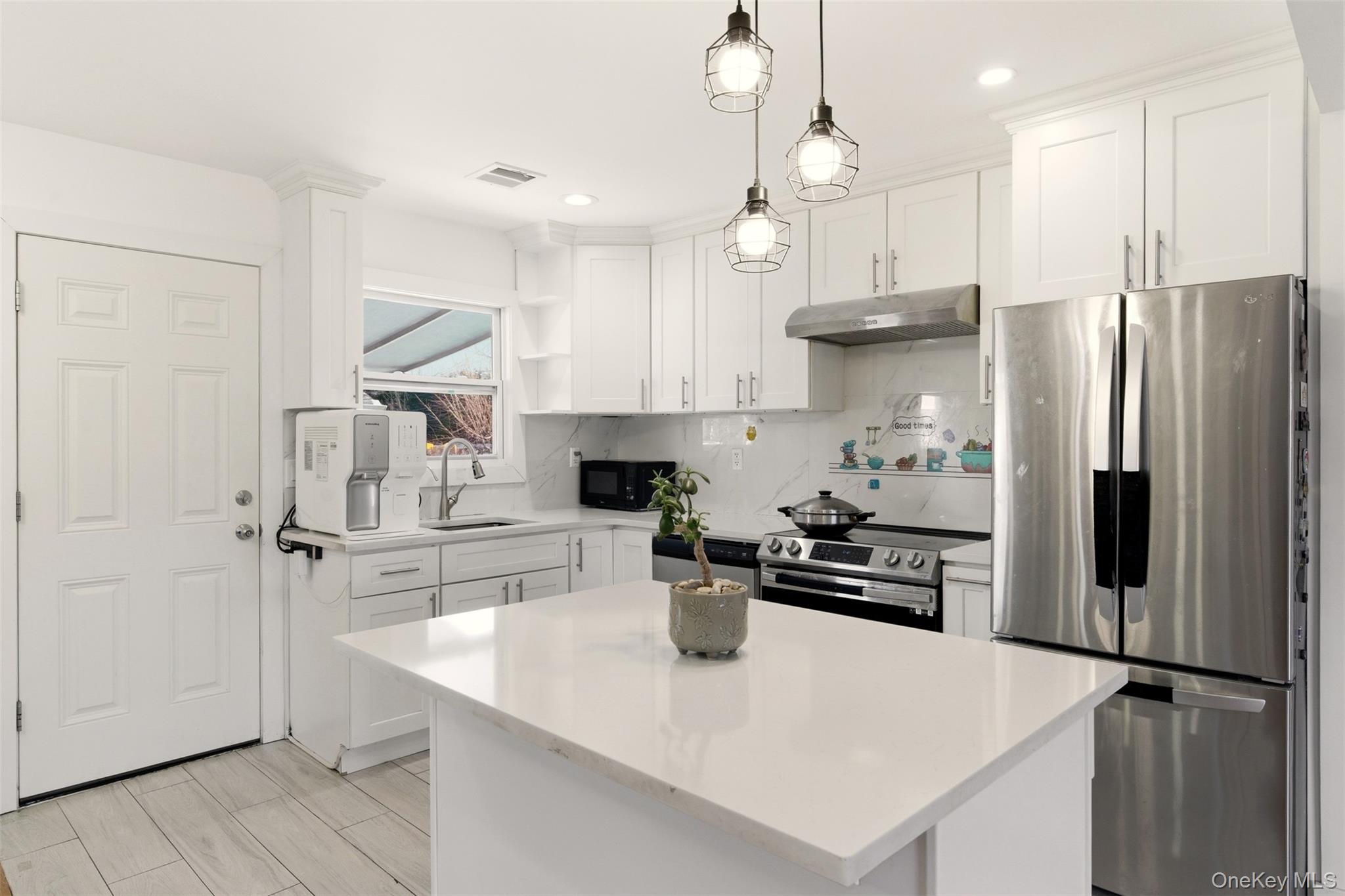 #6 photo, 557 Woodbury Road, Plainview , NY 11803