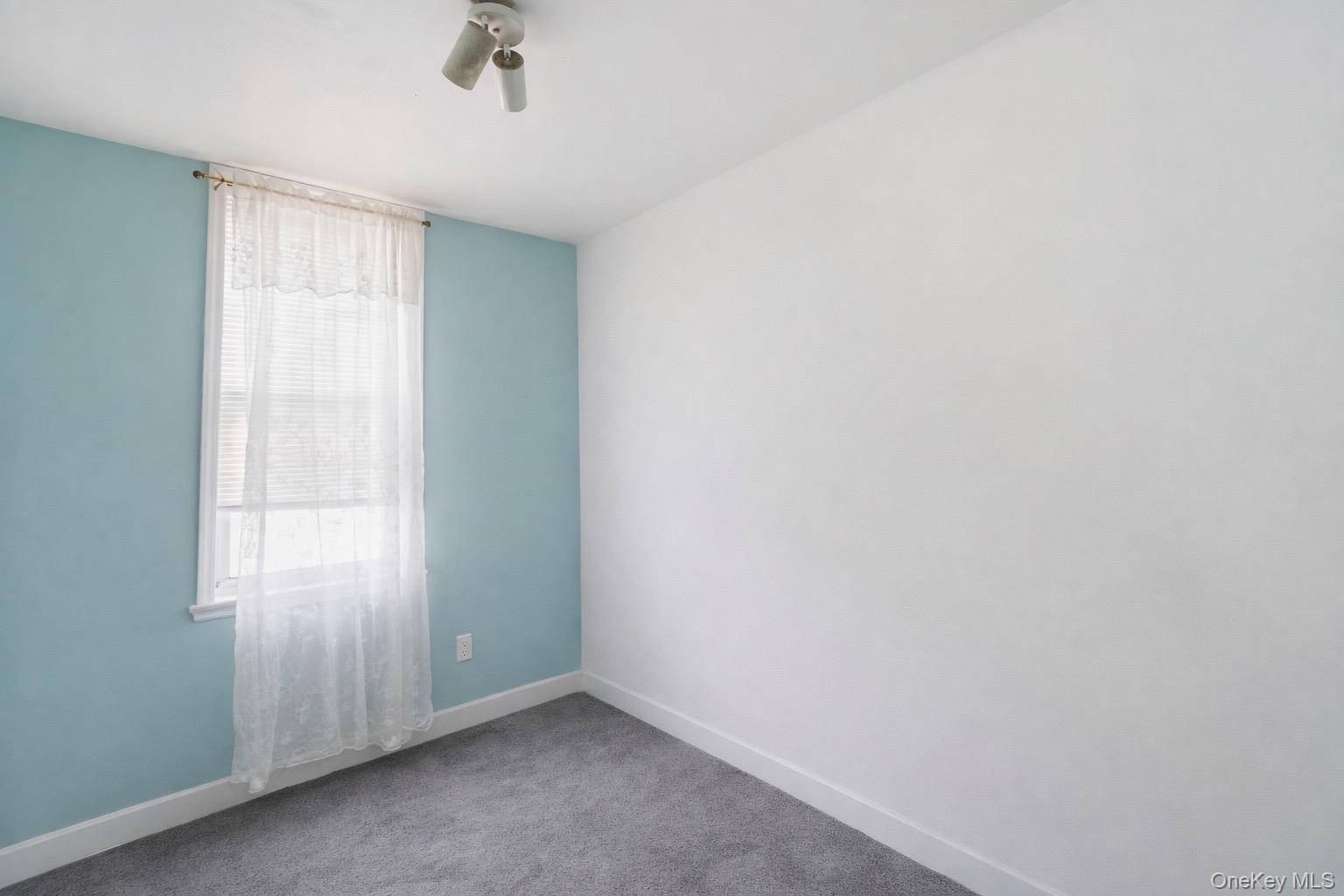 #13 photo, 7019 71st Street, קווינס Glendale , NY 11385