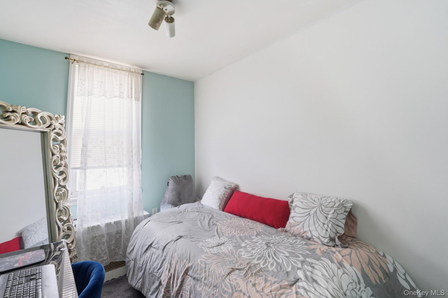 #14 photo, 7019 71st Street, קווינס Glendale , NY 11385