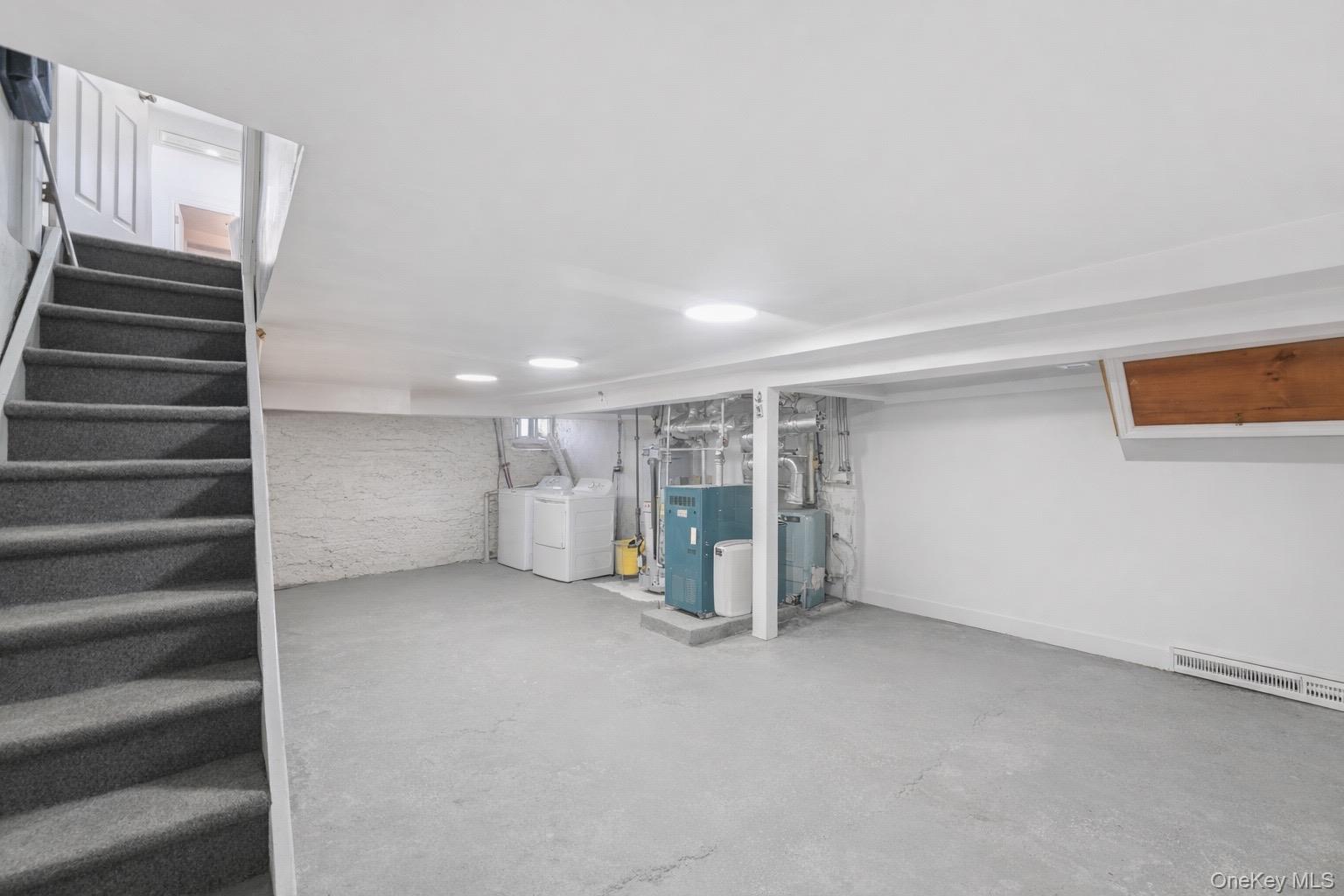 #16 photo, 7019 71st Street, קווינס Glendale , NY 11385