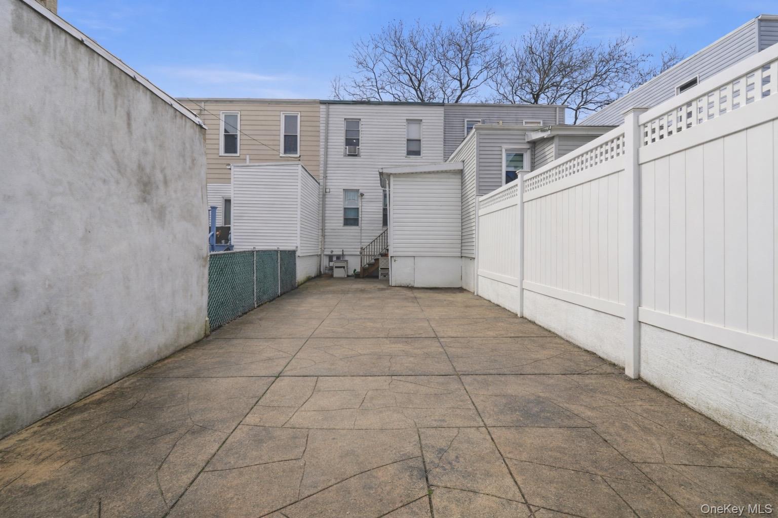 #19 photo, 7019 71st Street, קווינס Glendale , NY 11385