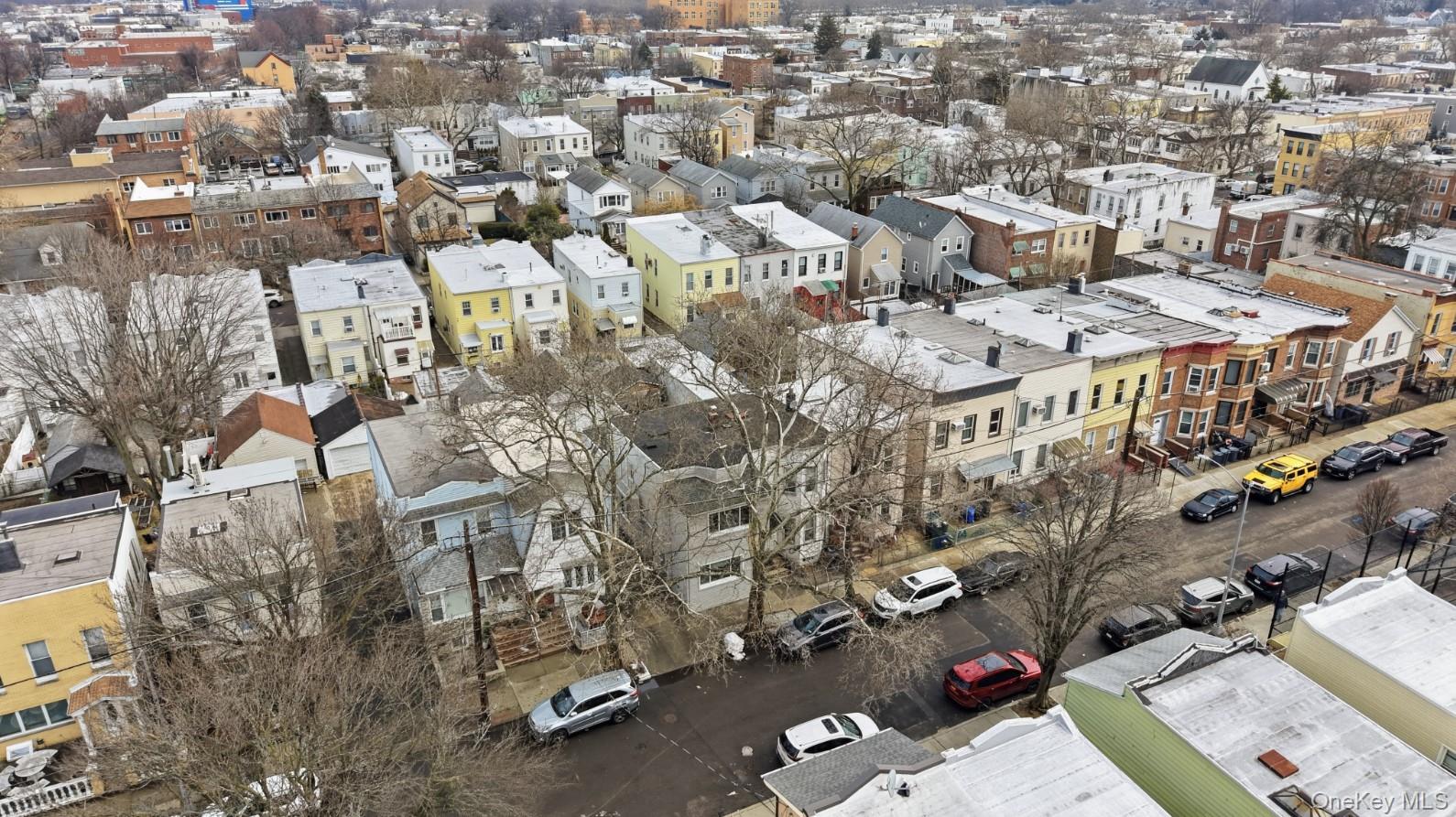 #2 photo, 7019 71st Street, קווינס Glendale , NY 11385