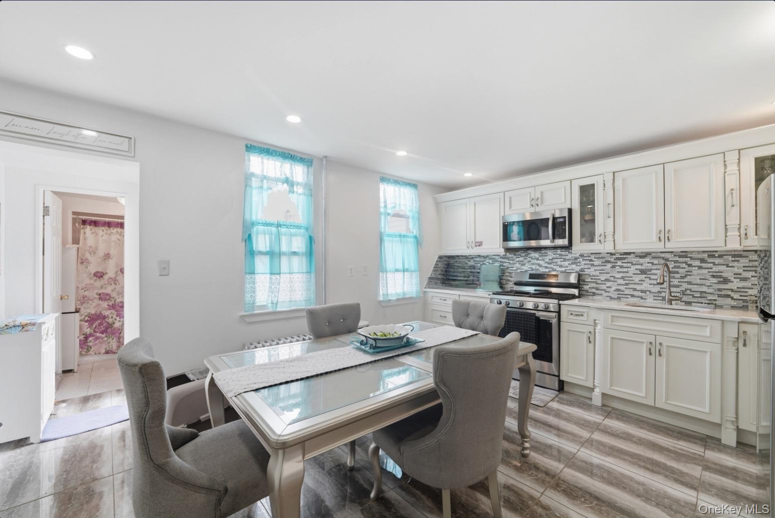 #5 photo, 7019 71st Street, קווינס Glendale , NY 11385