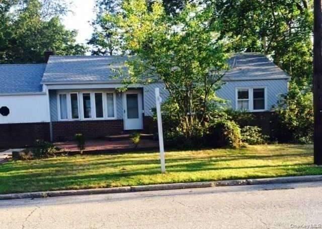 #1 photo, 10 Sinclair Drive, מחוז סאפוק Greenlawn , NY 11740