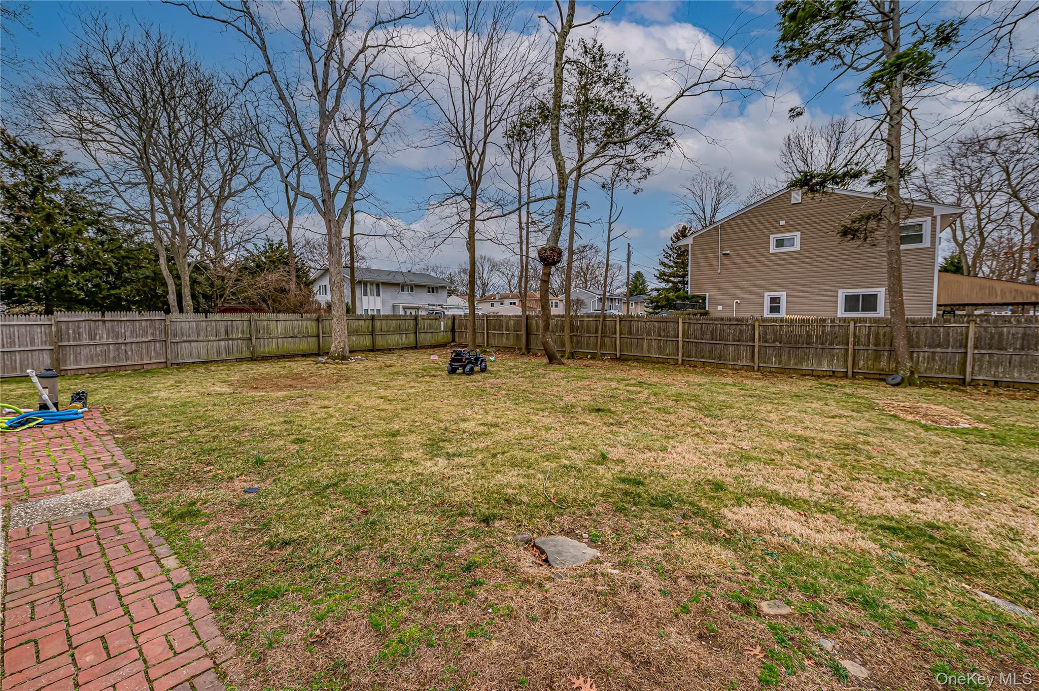 #13 photo, 10 Sinclair Drive, Greenlawn , NY 11740