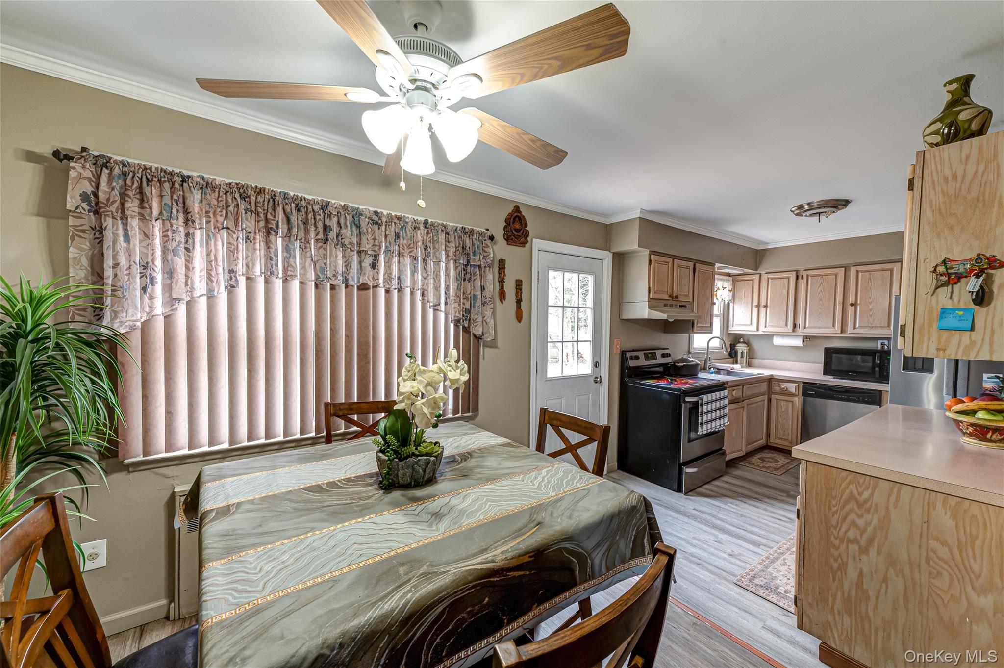 #6 photo, 10 Sinclair Drive, Greenlawn , NY 11740