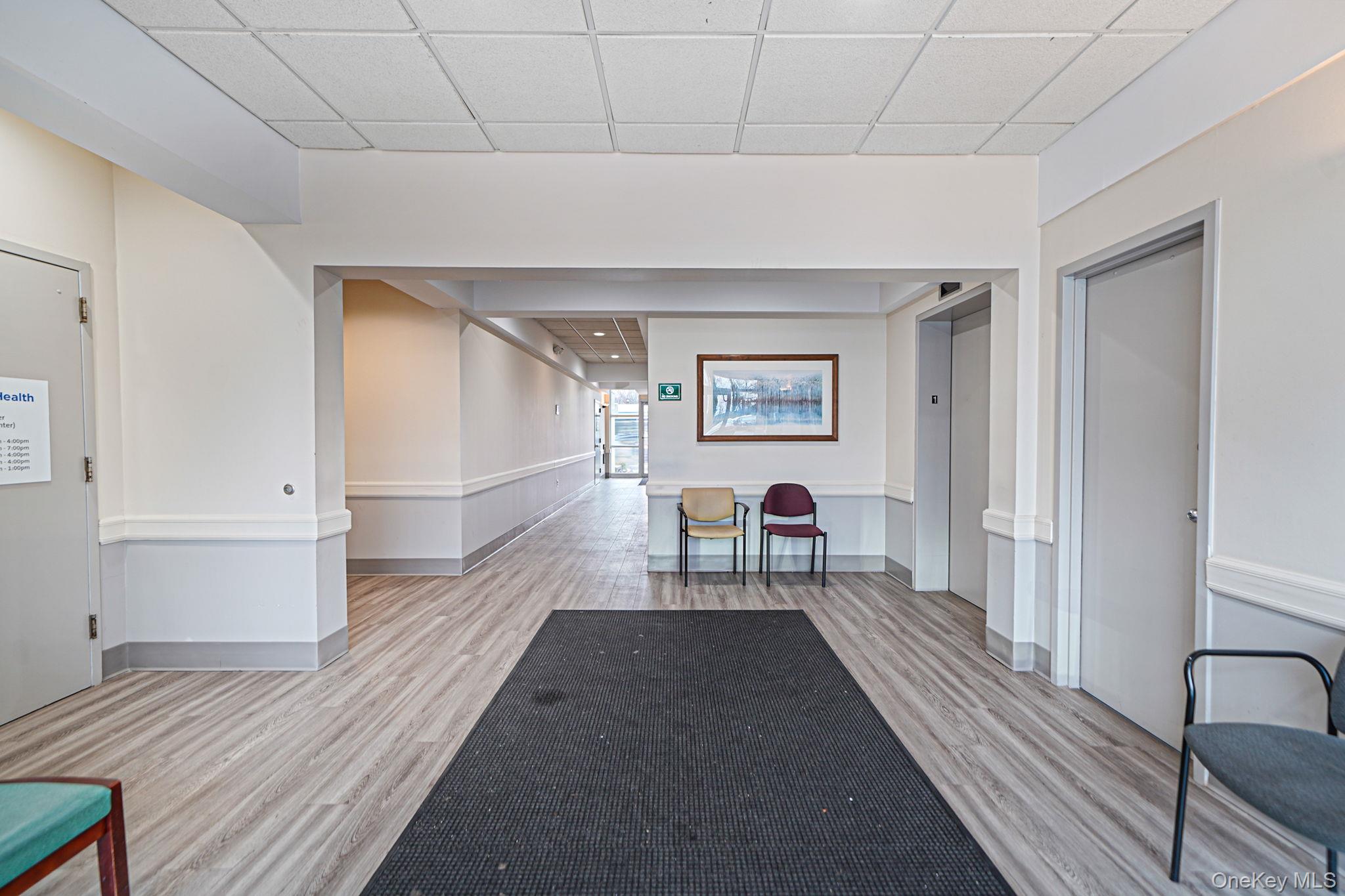 #10 photo, 180 E Montauk Highway, Bay Shore , NY 11706