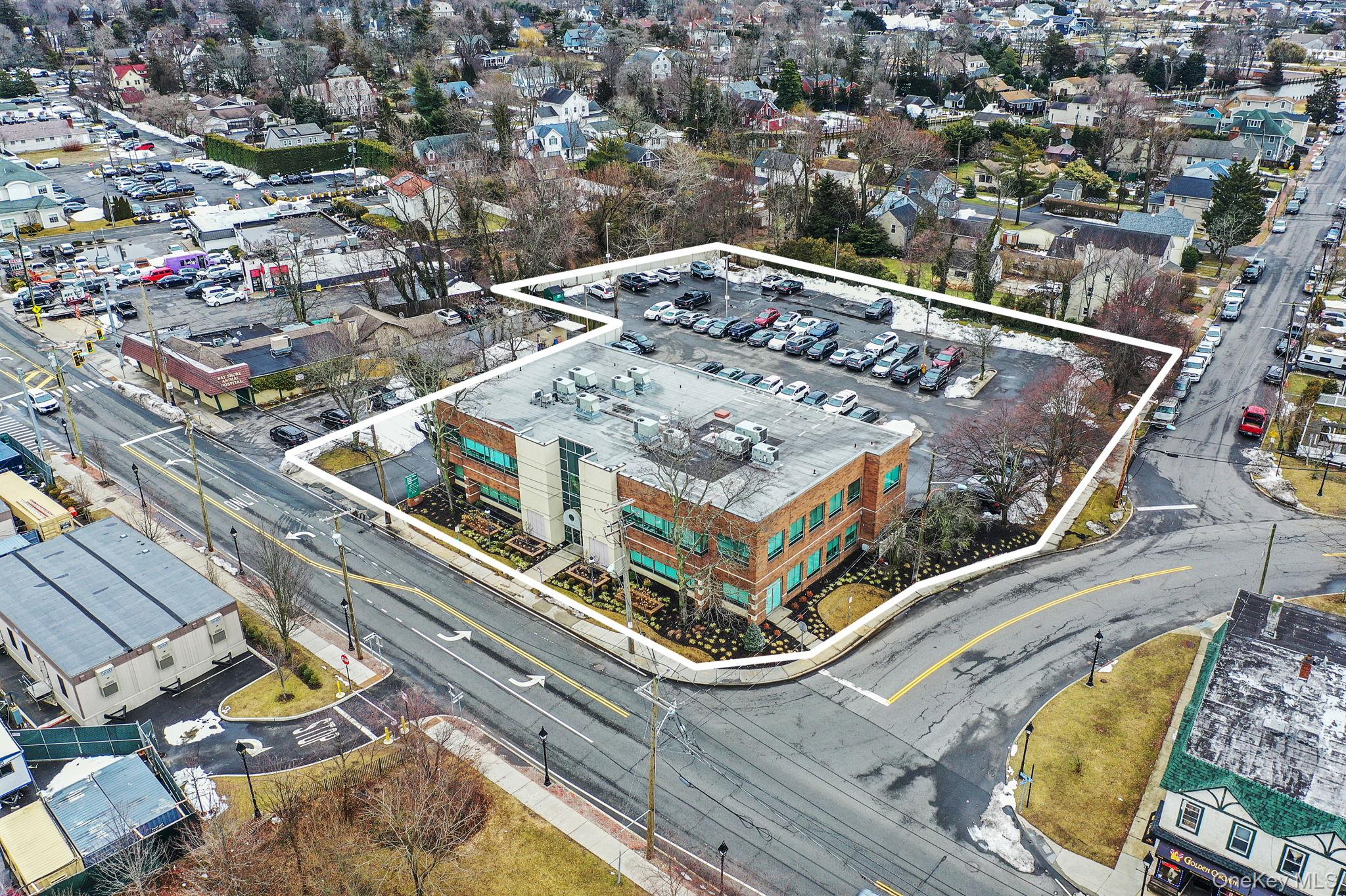 #11 photo, 180 E Montauk Highway, Bay Shore , NY 11706