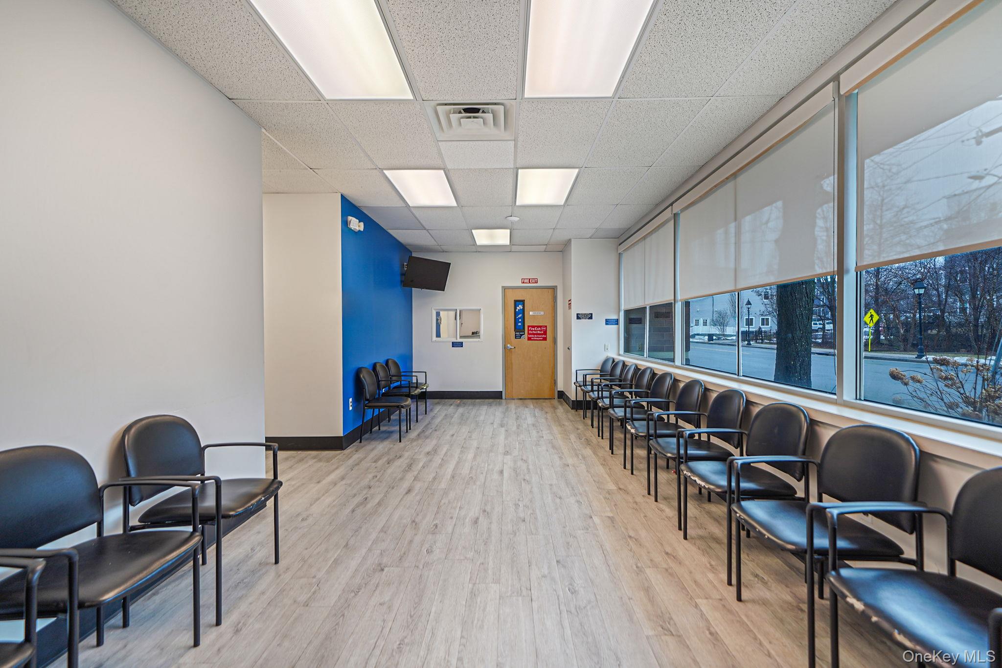 #16 photo, 180 E Montauk Highway, Bay Shore , NY 11706