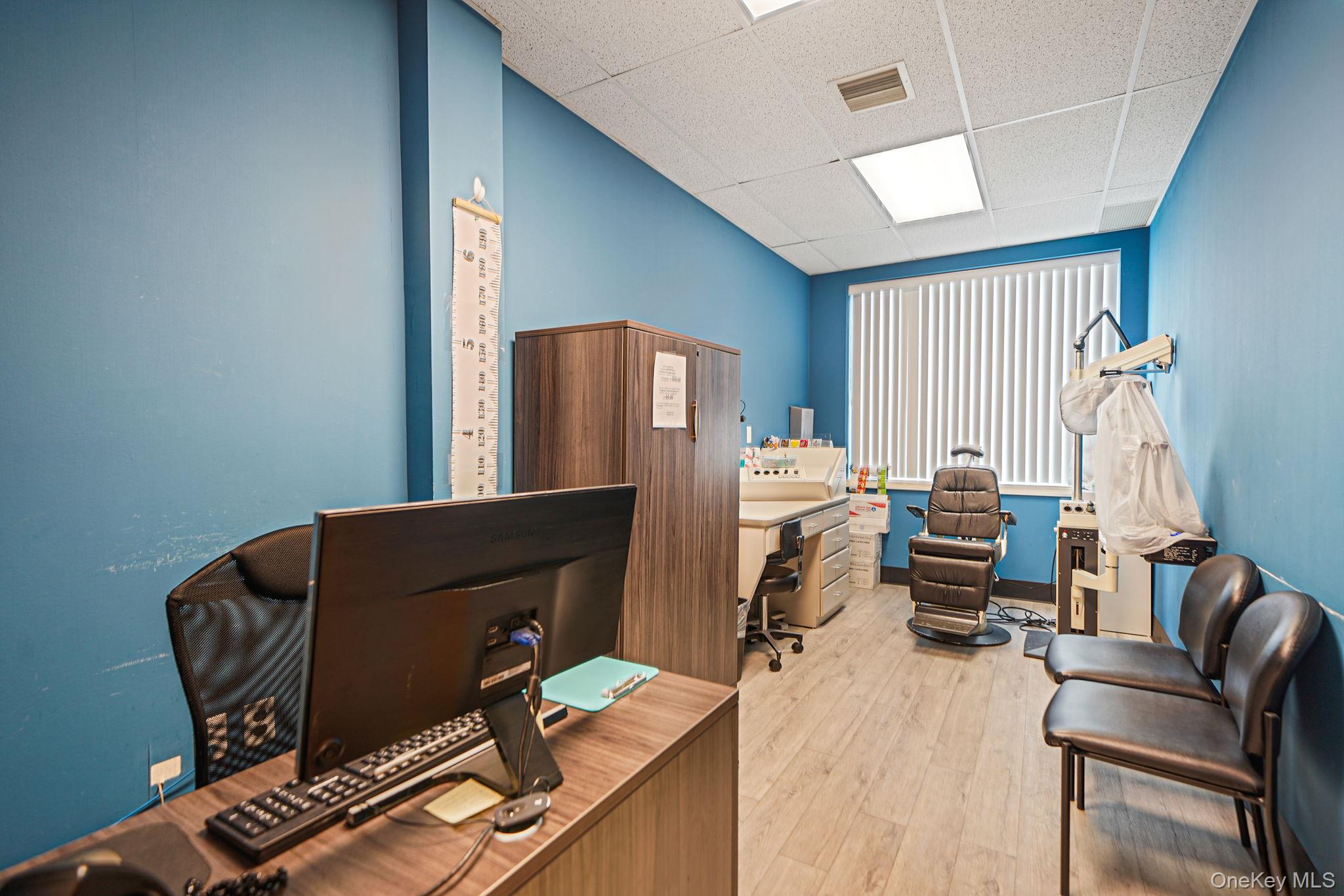 #18 photo, 180 E Montauk Highway, Bay Shore , NY 11706