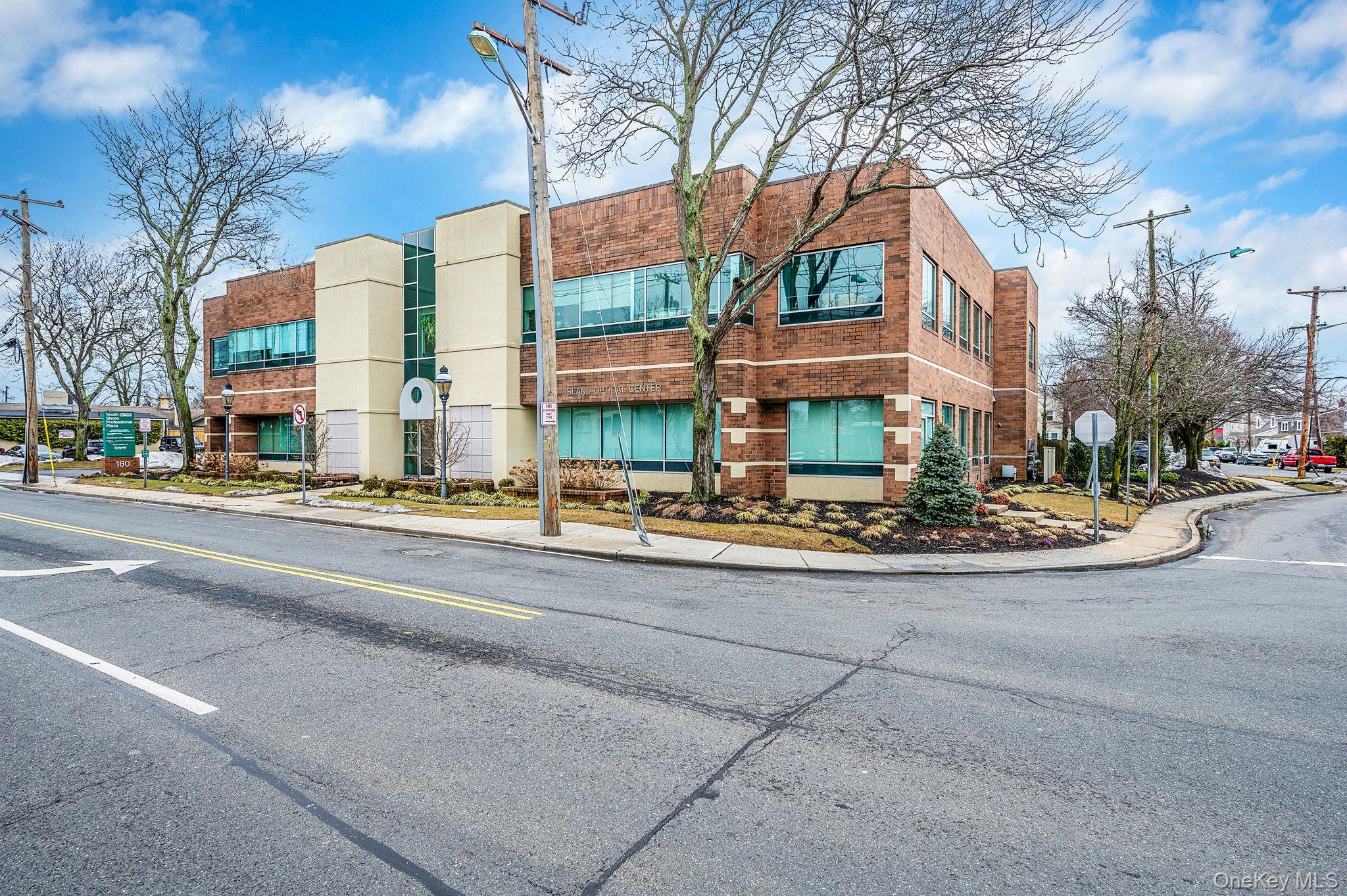 #4 photo, 180 E Montauk Highway, Bay Shore , NY 11706