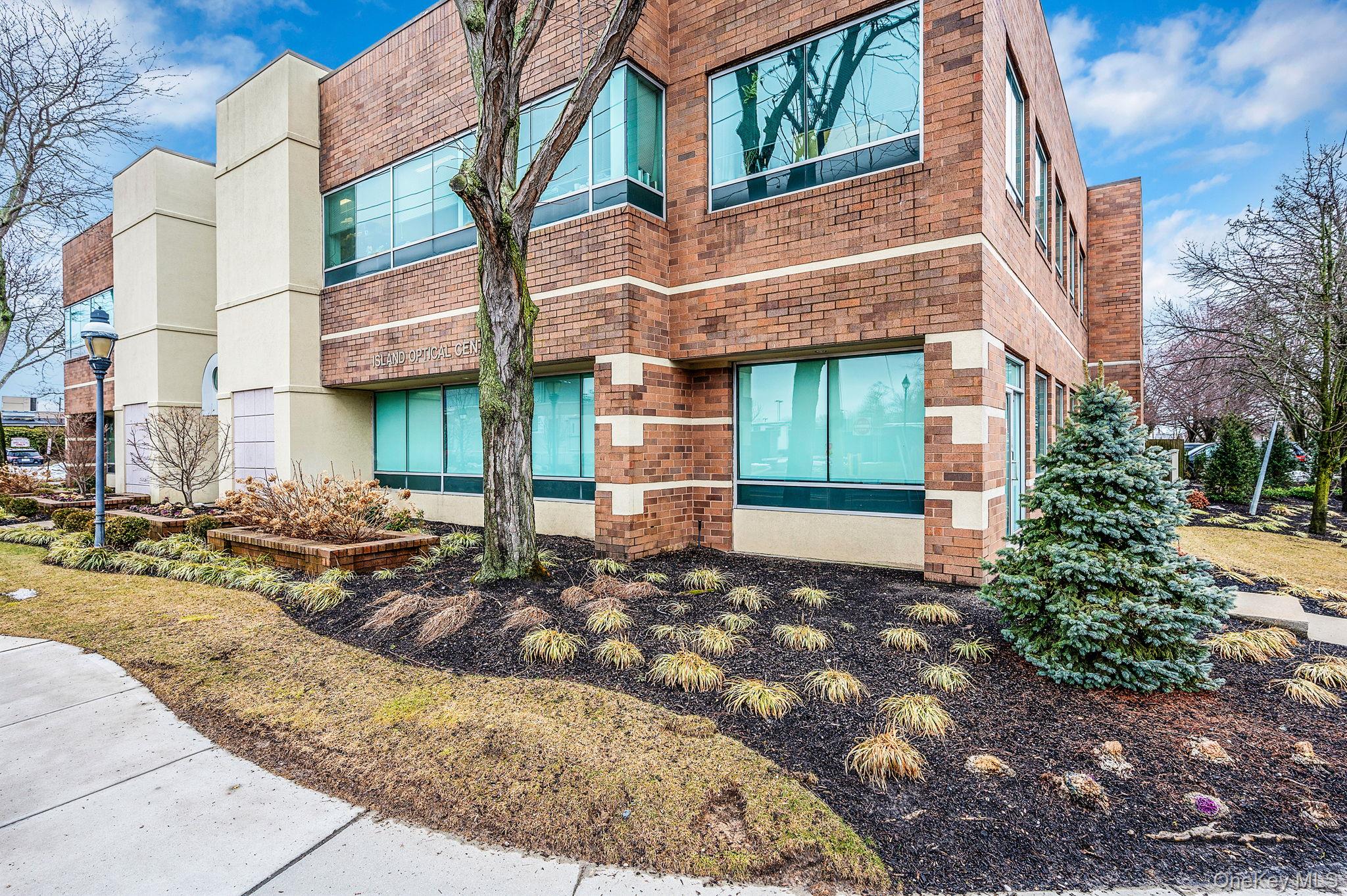 #5 photo, 180 E Montauk Highway, Bay Shore , NY 11706