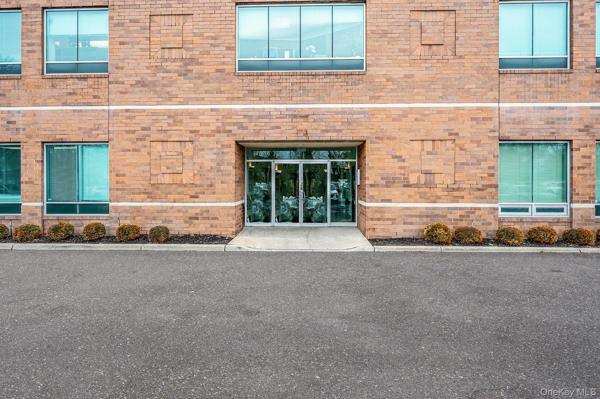 #9 photo, 180 E Montauk Highway, Bay Shore , NY 11706