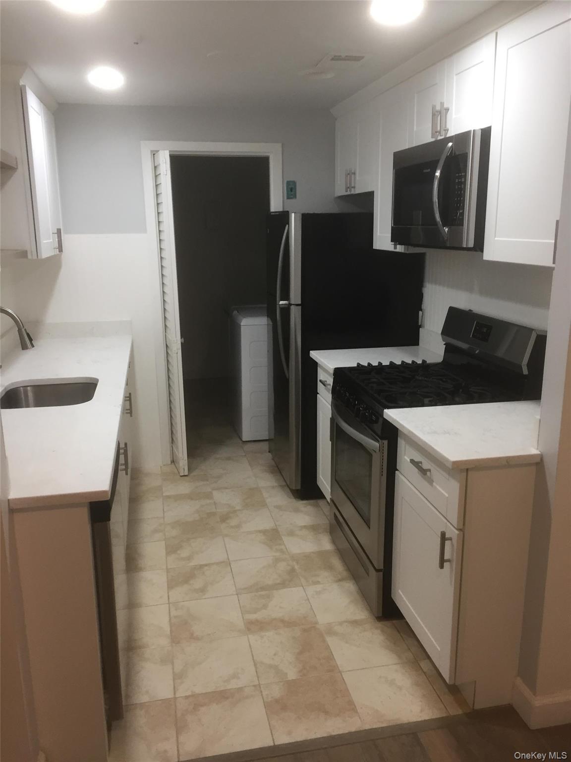 #3 photo, 103 Birchwood Road, 東長島 Medford , NY 11763