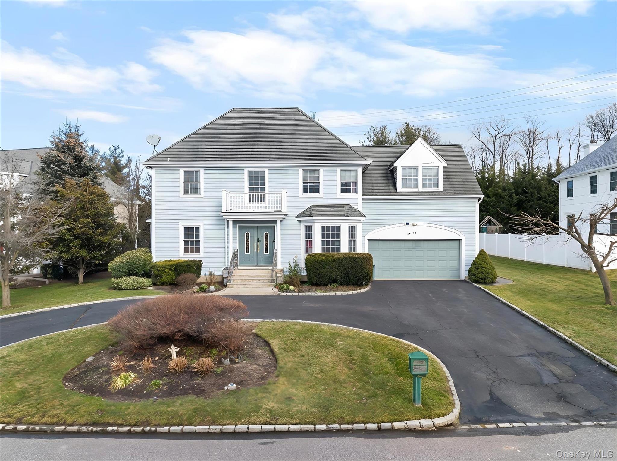 #1 photo, 14 Mackay Way, Roslyn , NY 11576